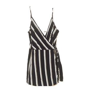 NWT super cute romper w wrap skirt in front